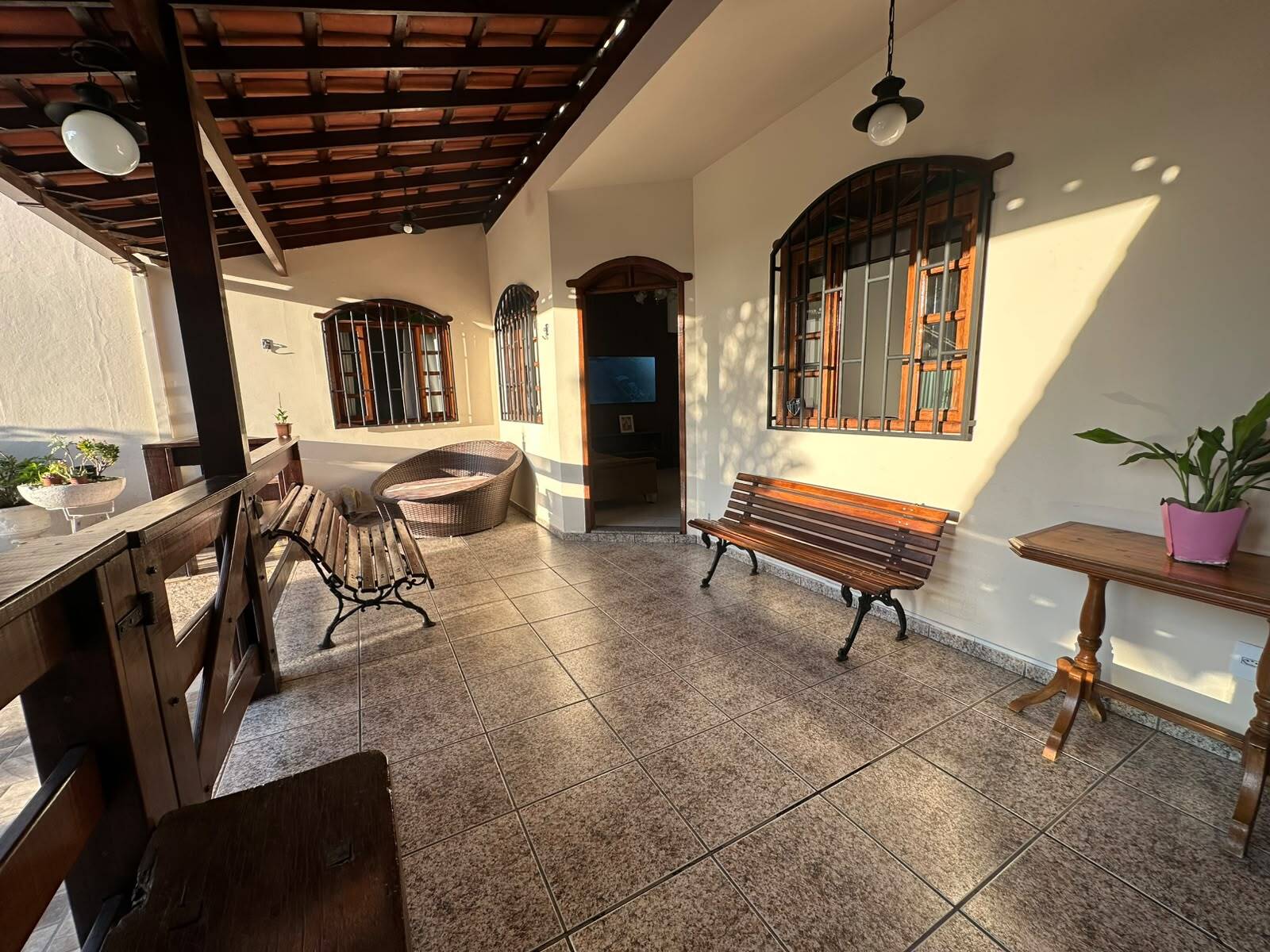 Casa, 4 quartos, 185 m² - Foto 2