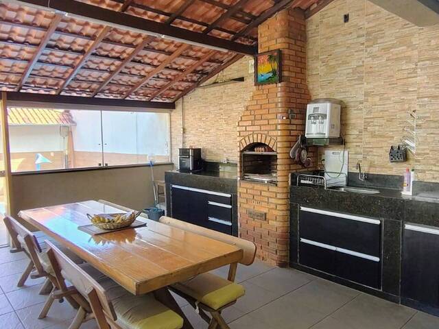 Casa para Venda em Contagem - 2