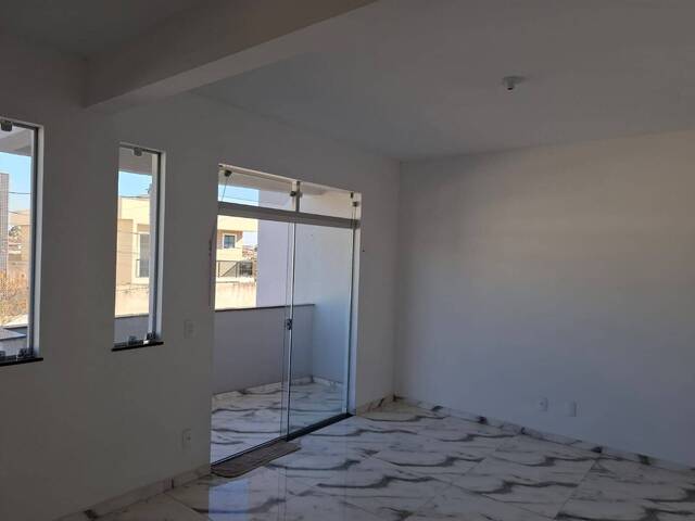 Casa para Venda em Contagem - 4